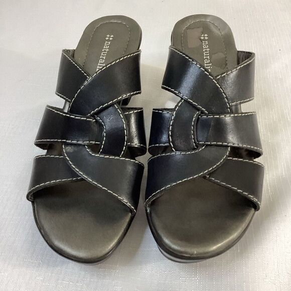 Naturalized Black Leather Slide-on Heeled Sandal Size 7 - Picture 7 of 9